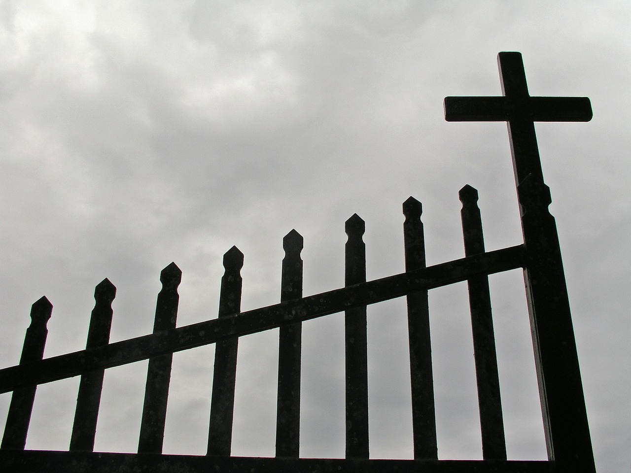 church cross entrance free photo