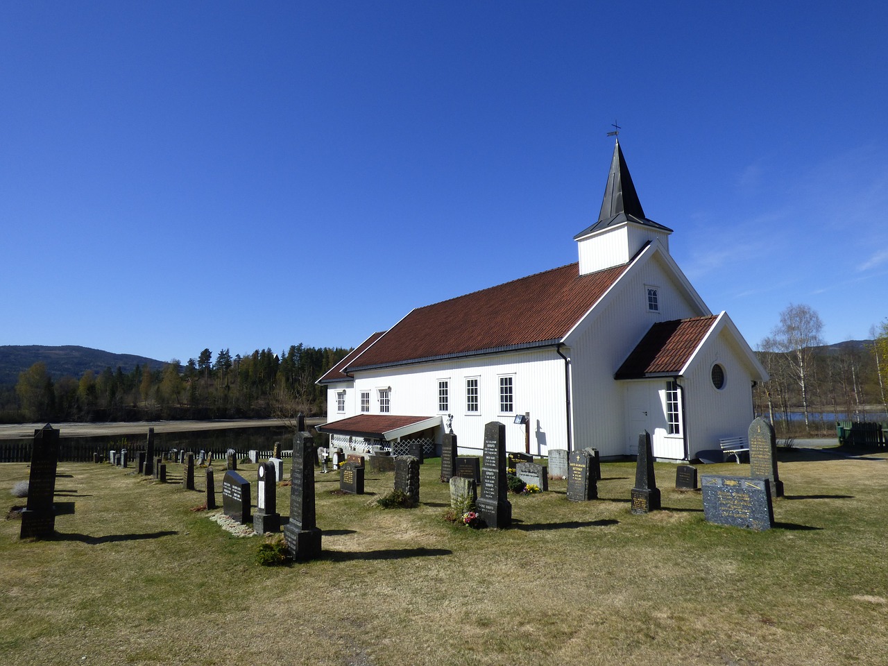 church cemetery grave free photo