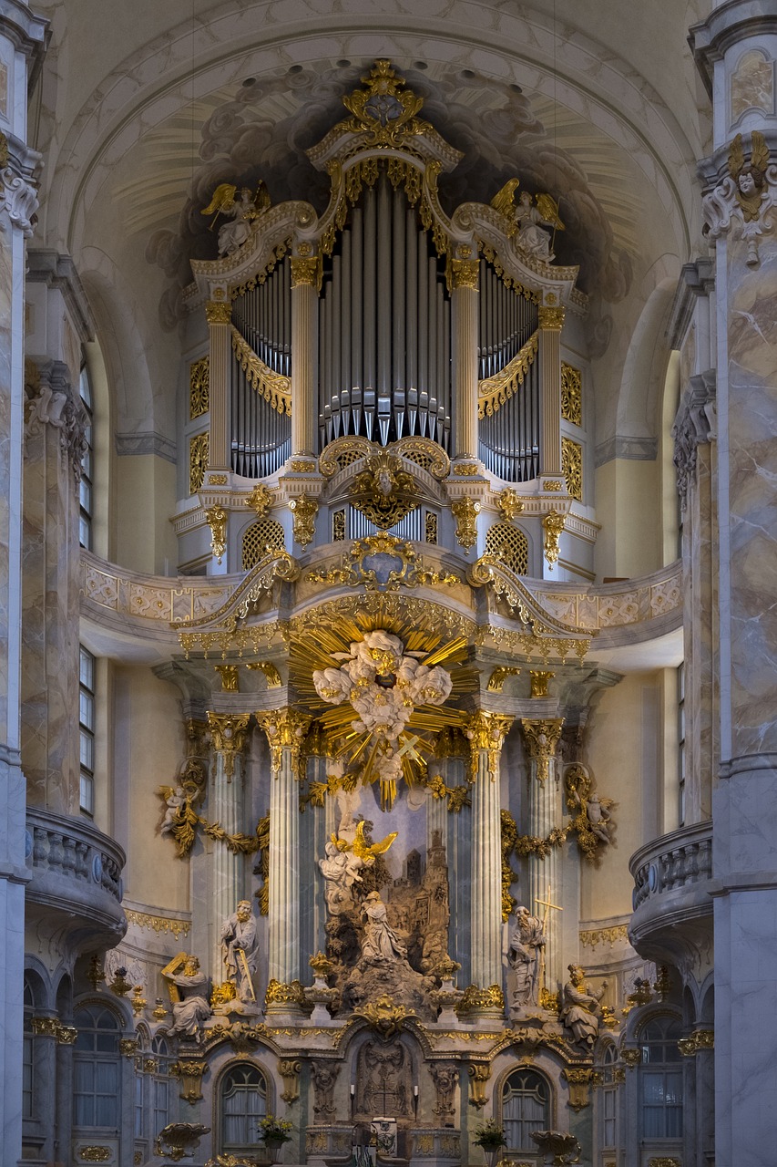 church frauenkirche dresden free photo