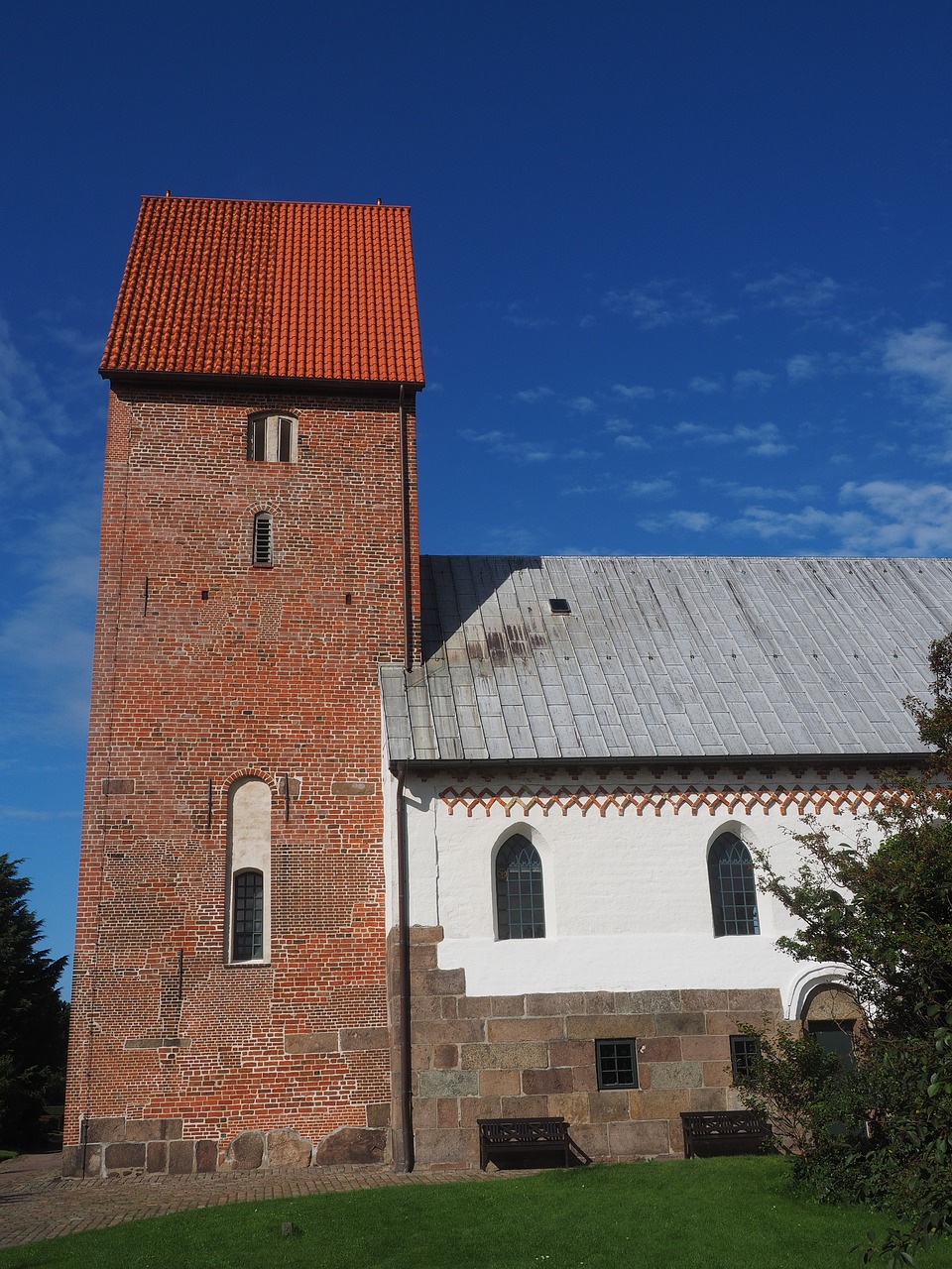 church steeple brick church free photo