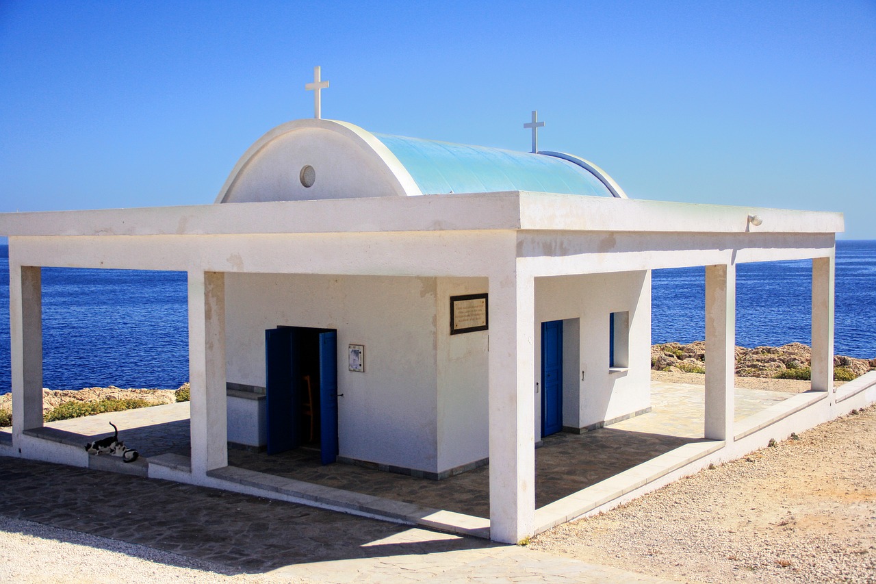 church beach sea free photo