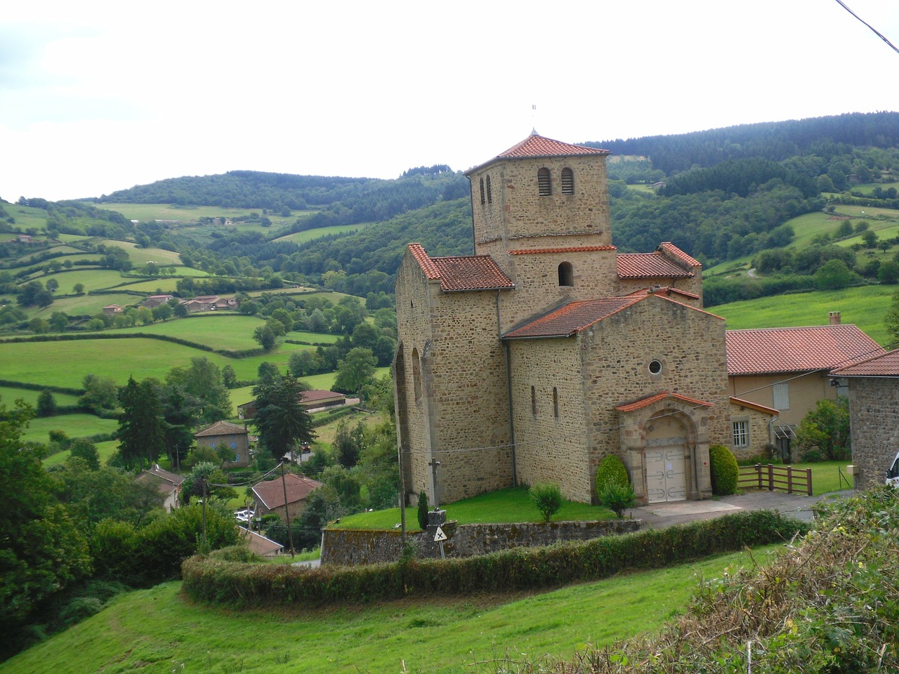 church romane beaujolais free photo