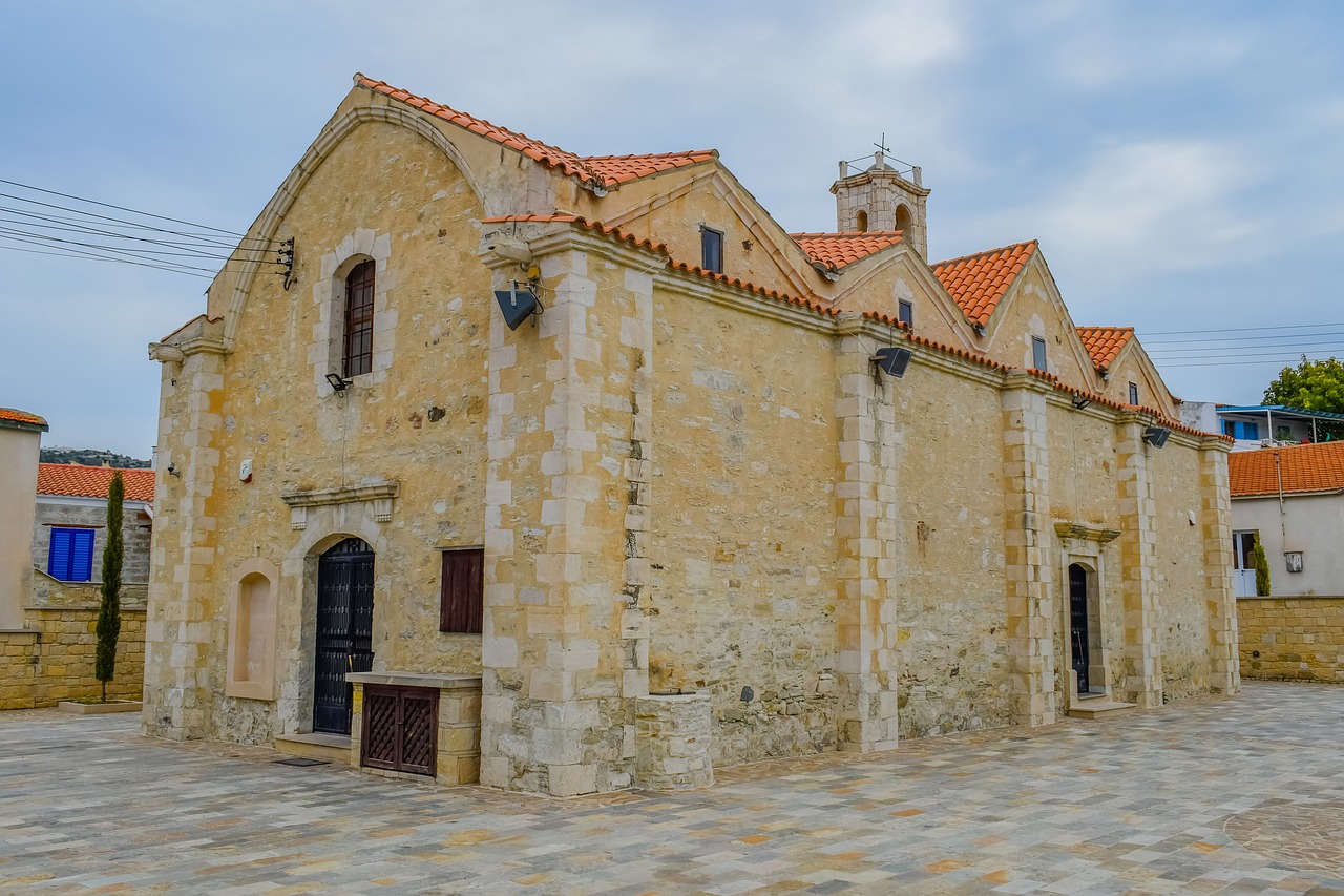 church architecture building free photo