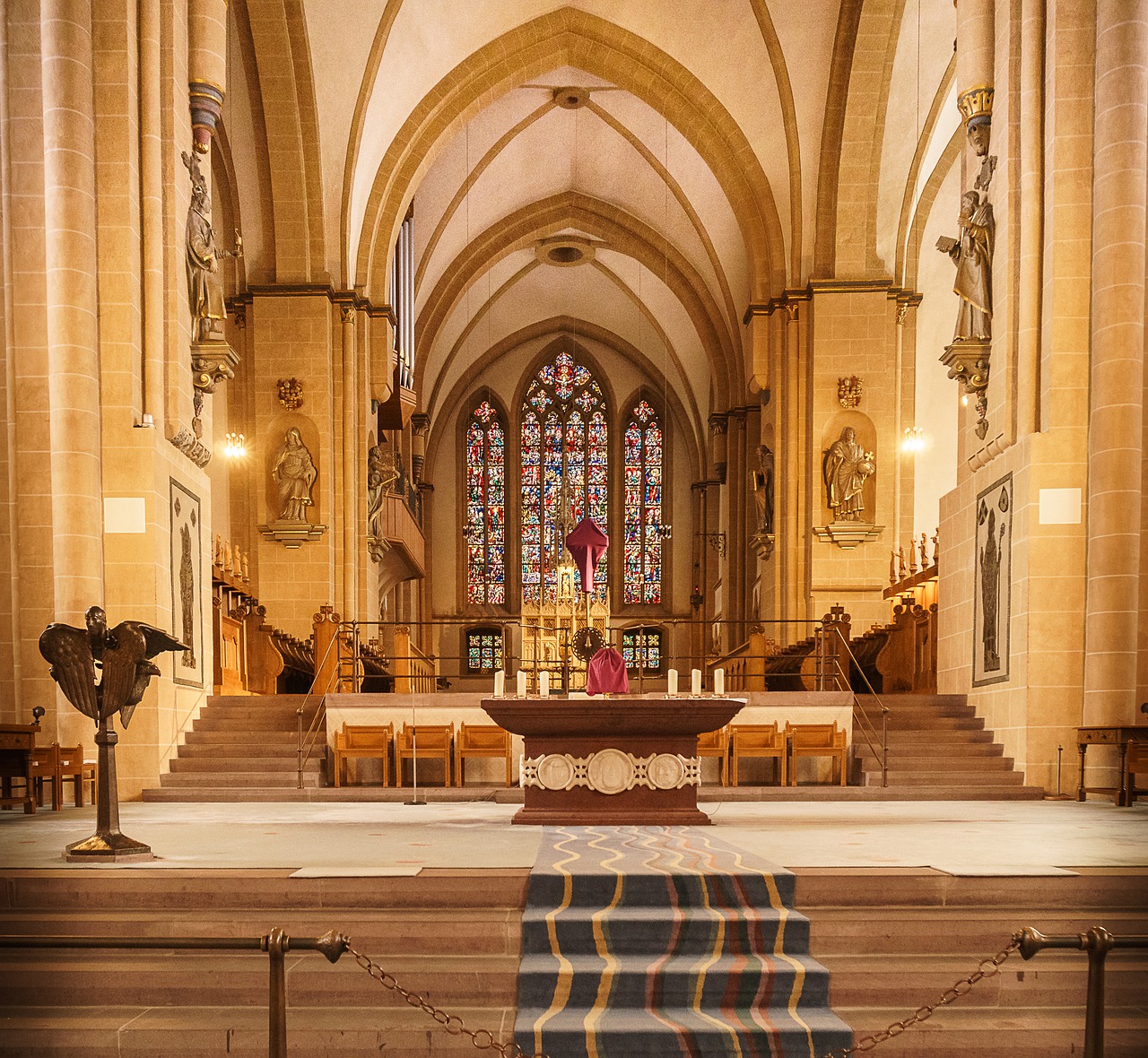 church altar cathedral free photo