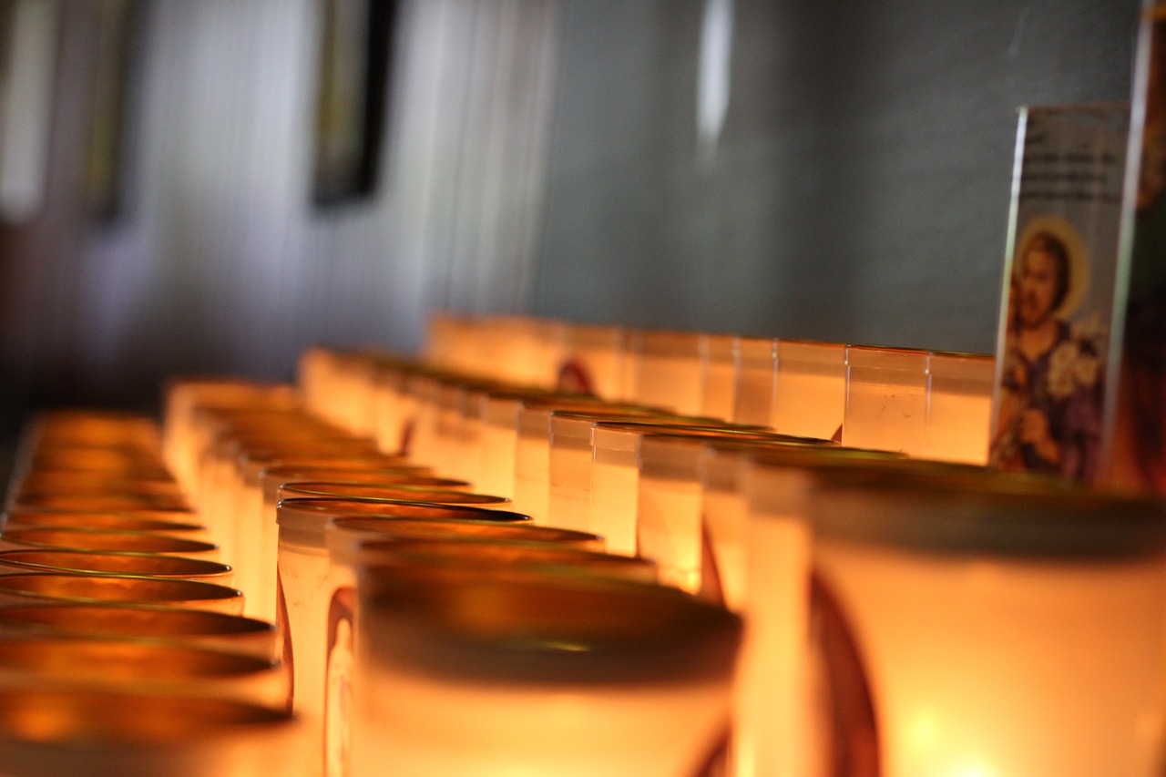 church  candlelight  religion free photo