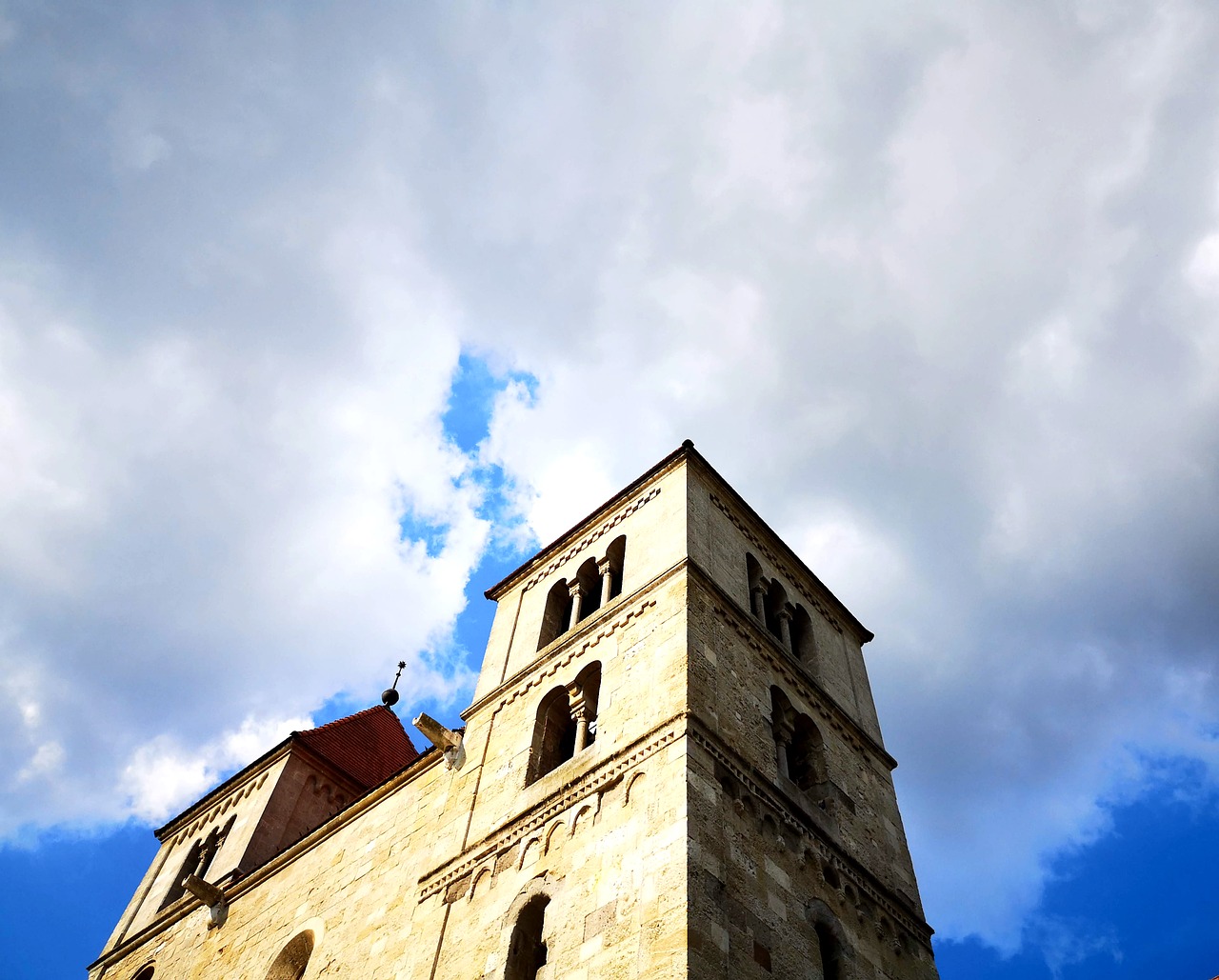 church  ócsa  sky free photo