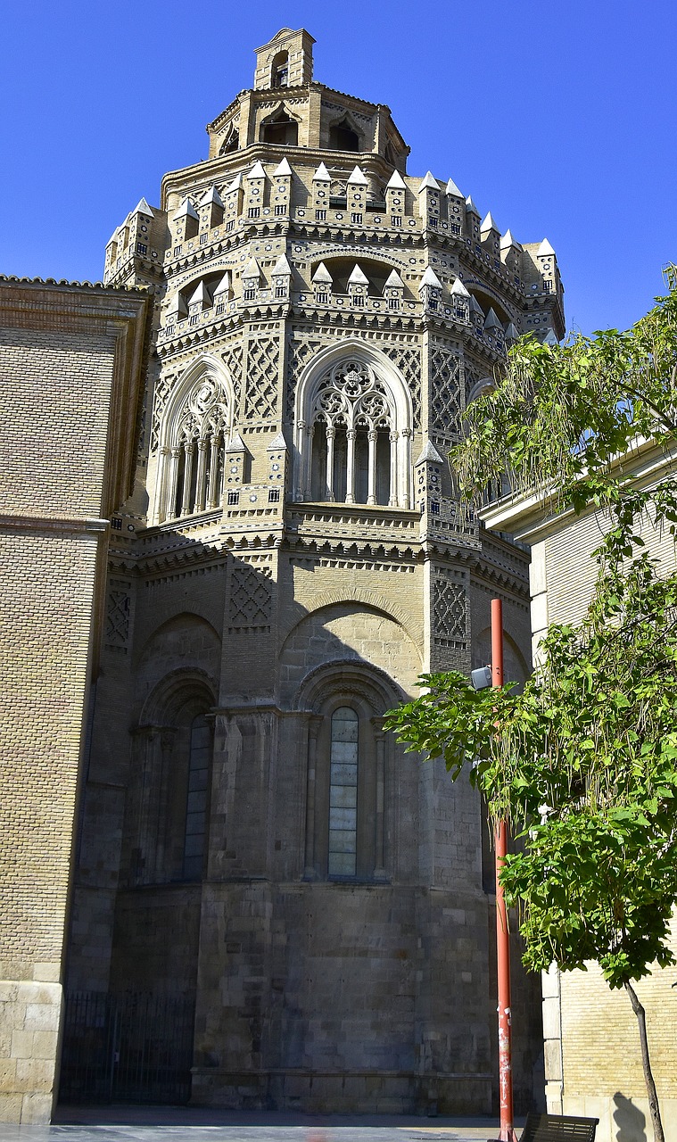 church  monument  architecture free photo