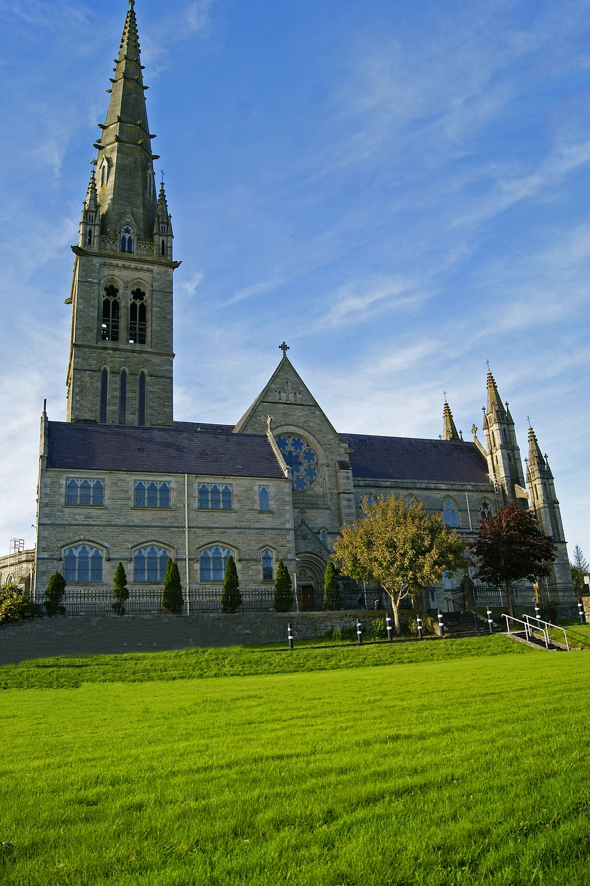 church  the cathedral  tower free photo