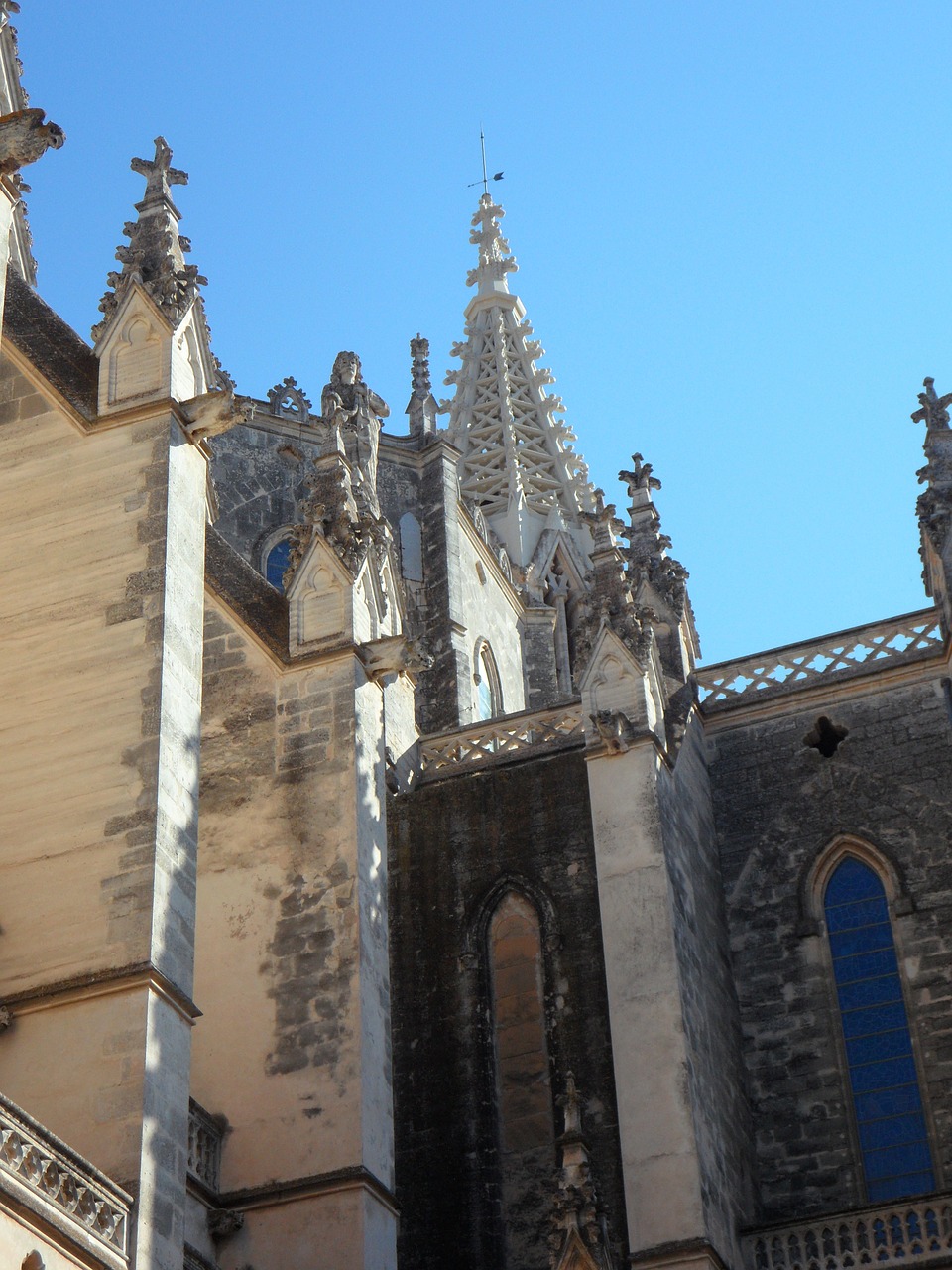 church facade architecture free photo