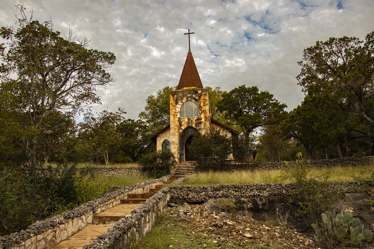 church  chapel  landscape free photo