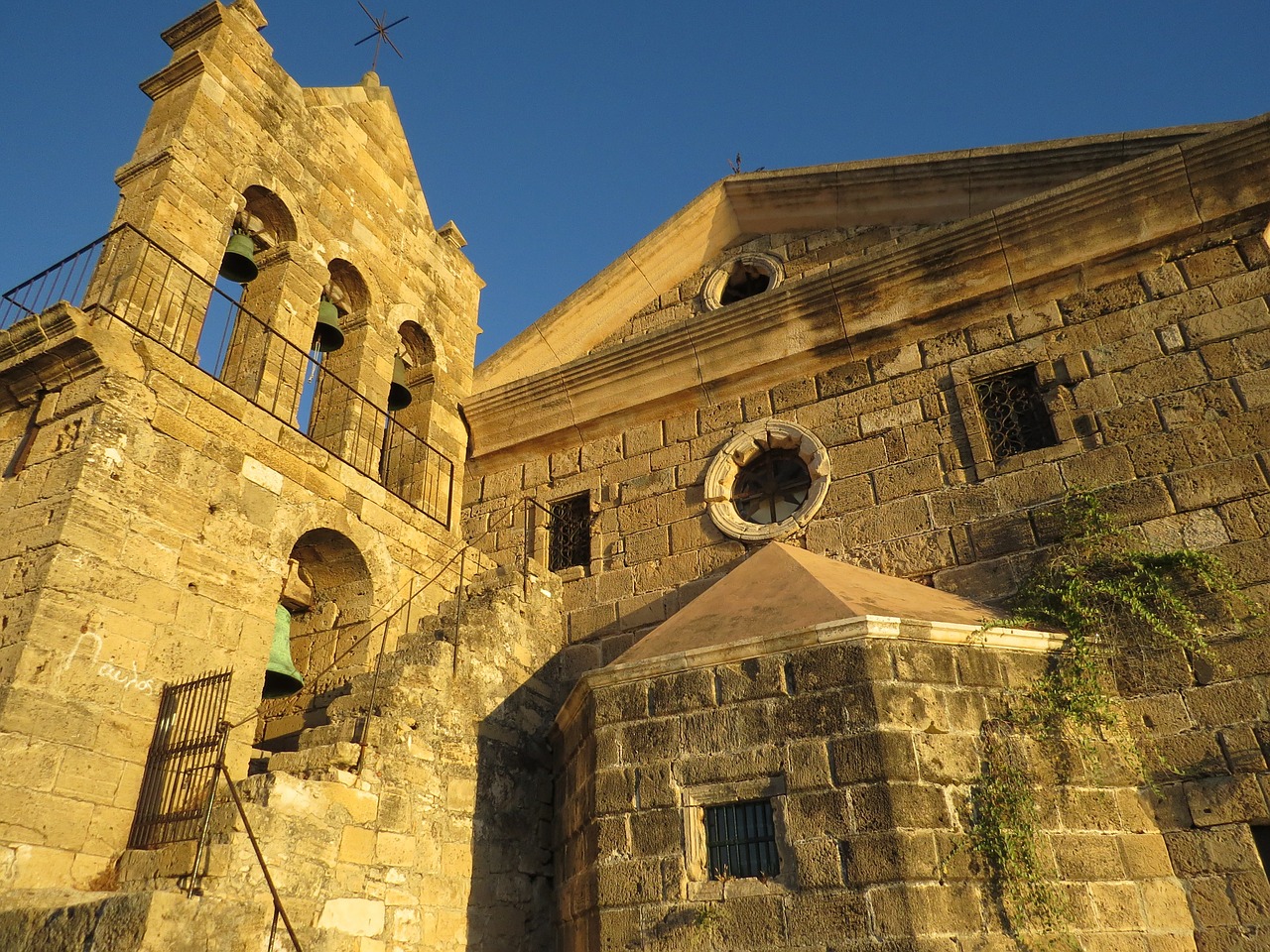 church monument architecture free photo