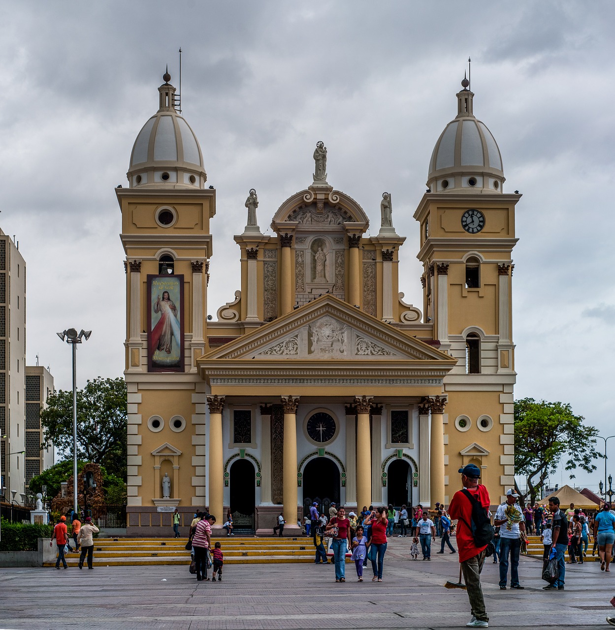 church basilica of chiquinquira building free photo