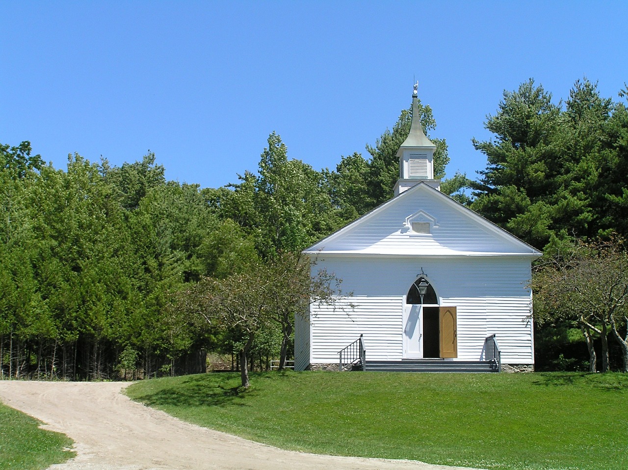 church old historic free photo