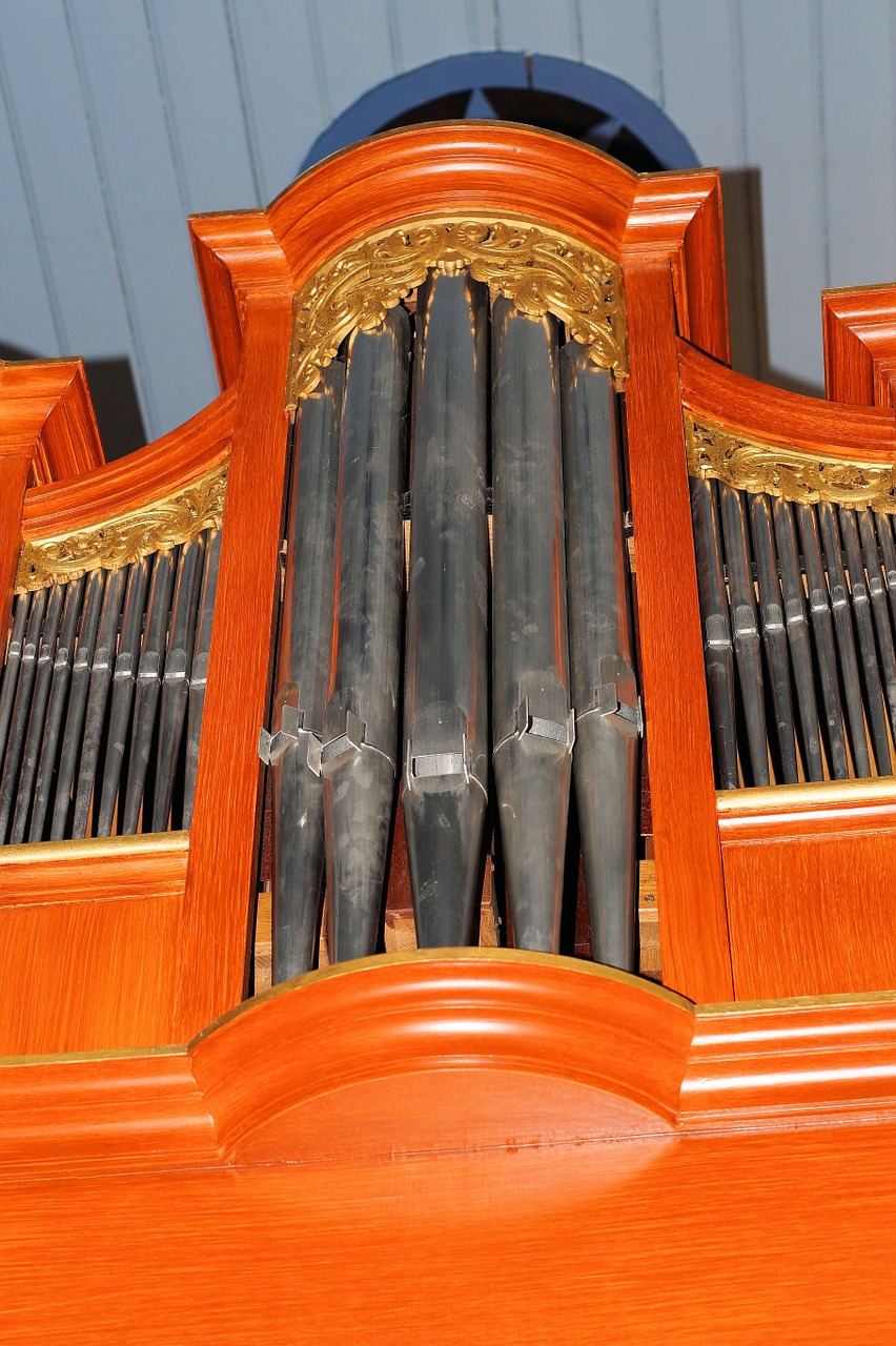 church organ organ whistle free photo
