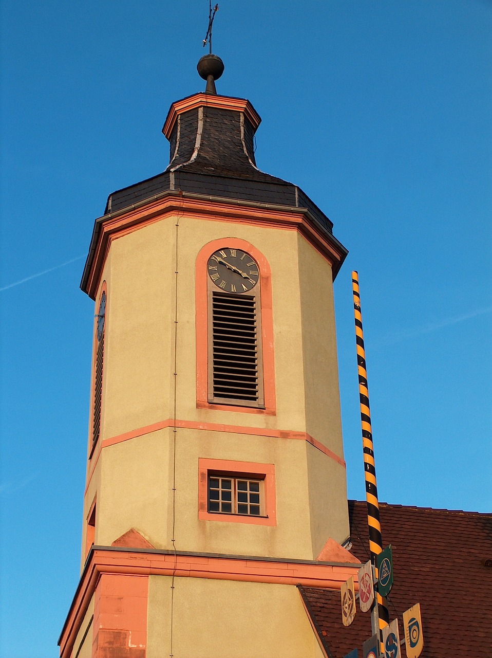 church protestant building free photo