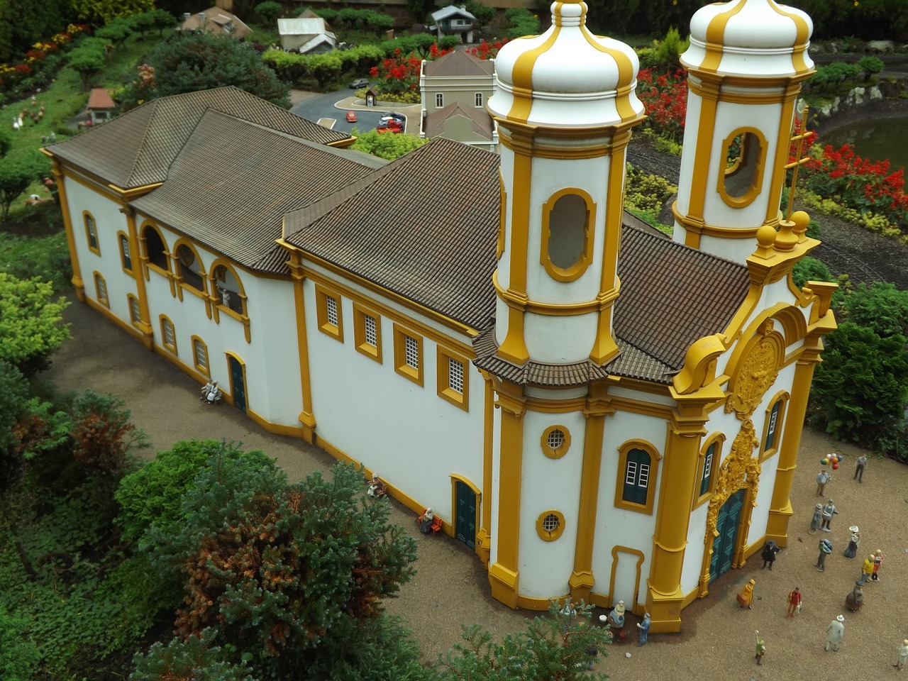 church black gold brazil free photo