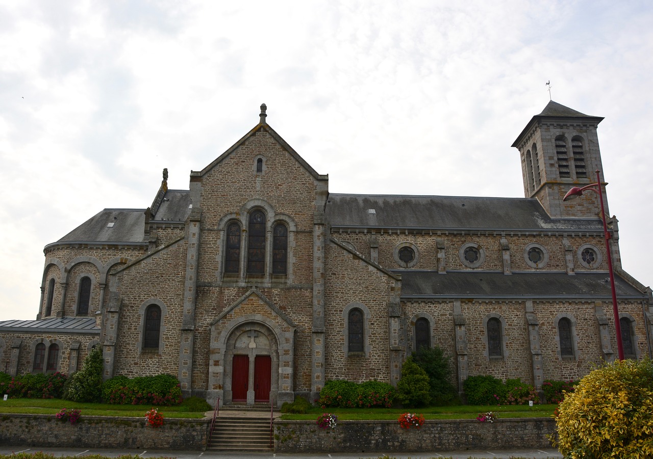 church of la boussac brittany religious monument free photo