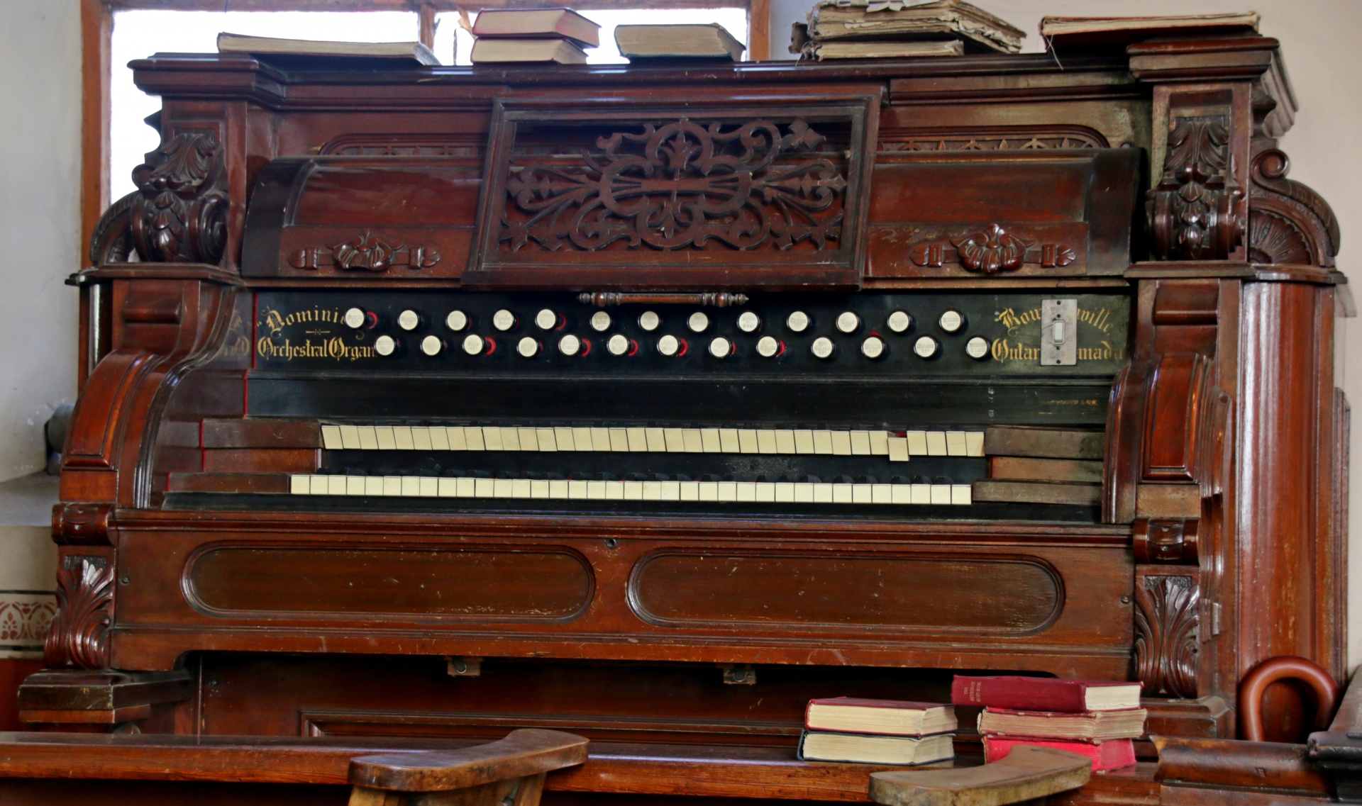 Самый древний орган. Старинный орган. Орган музыкальный инструмент. Древний орган. Орган музыкальный инструмент клавиатура.