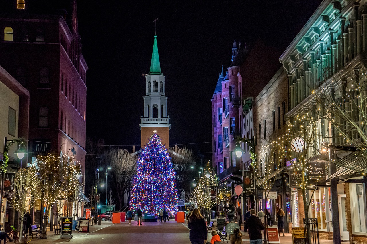 church street burlington vermont christmas tree free photo