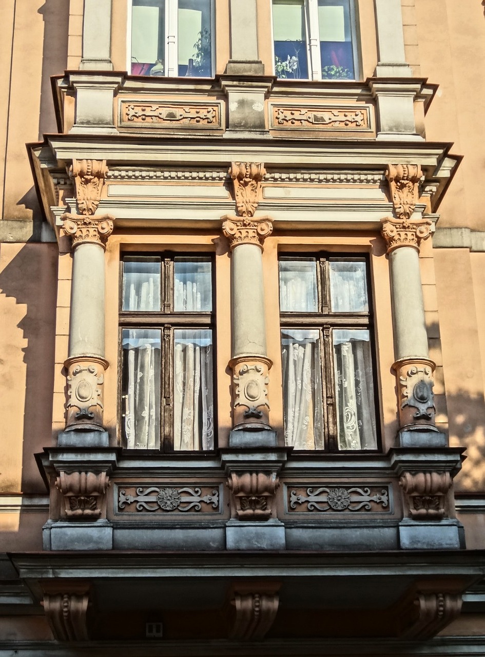 cieszkowskiego street bydgoszcz pilasters free photo