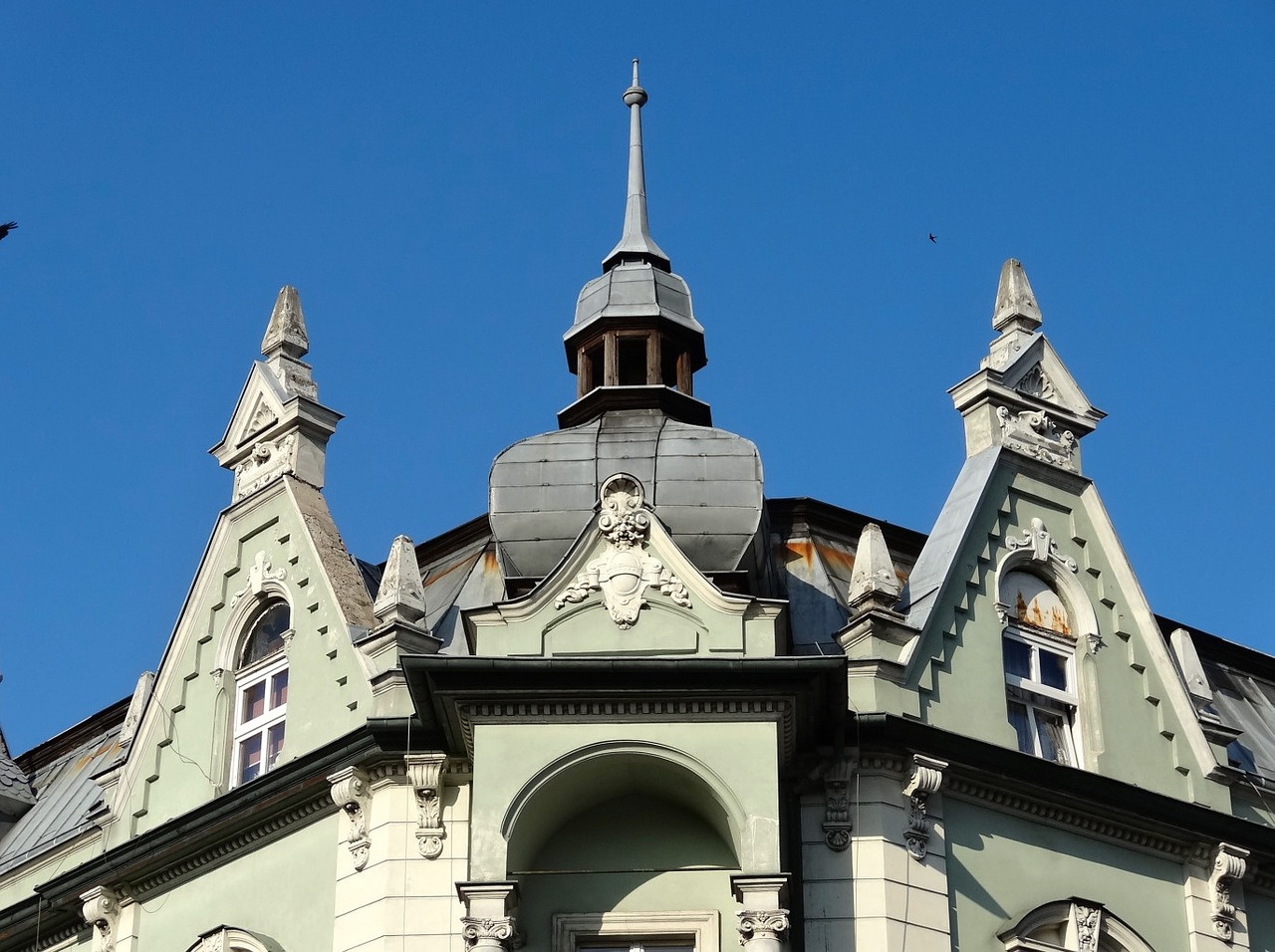 cieszkowskiego street bydgoszcz pediment free photo