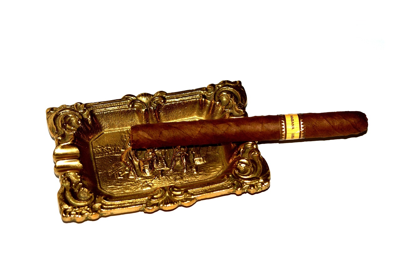 cigar ashtray havana free photo