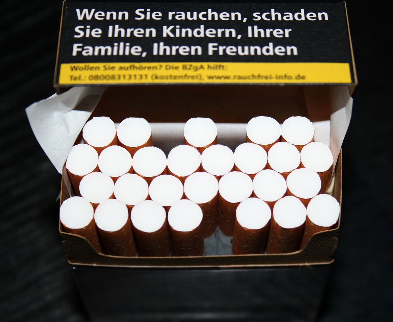 cigarettes cigarette box smoking free photo