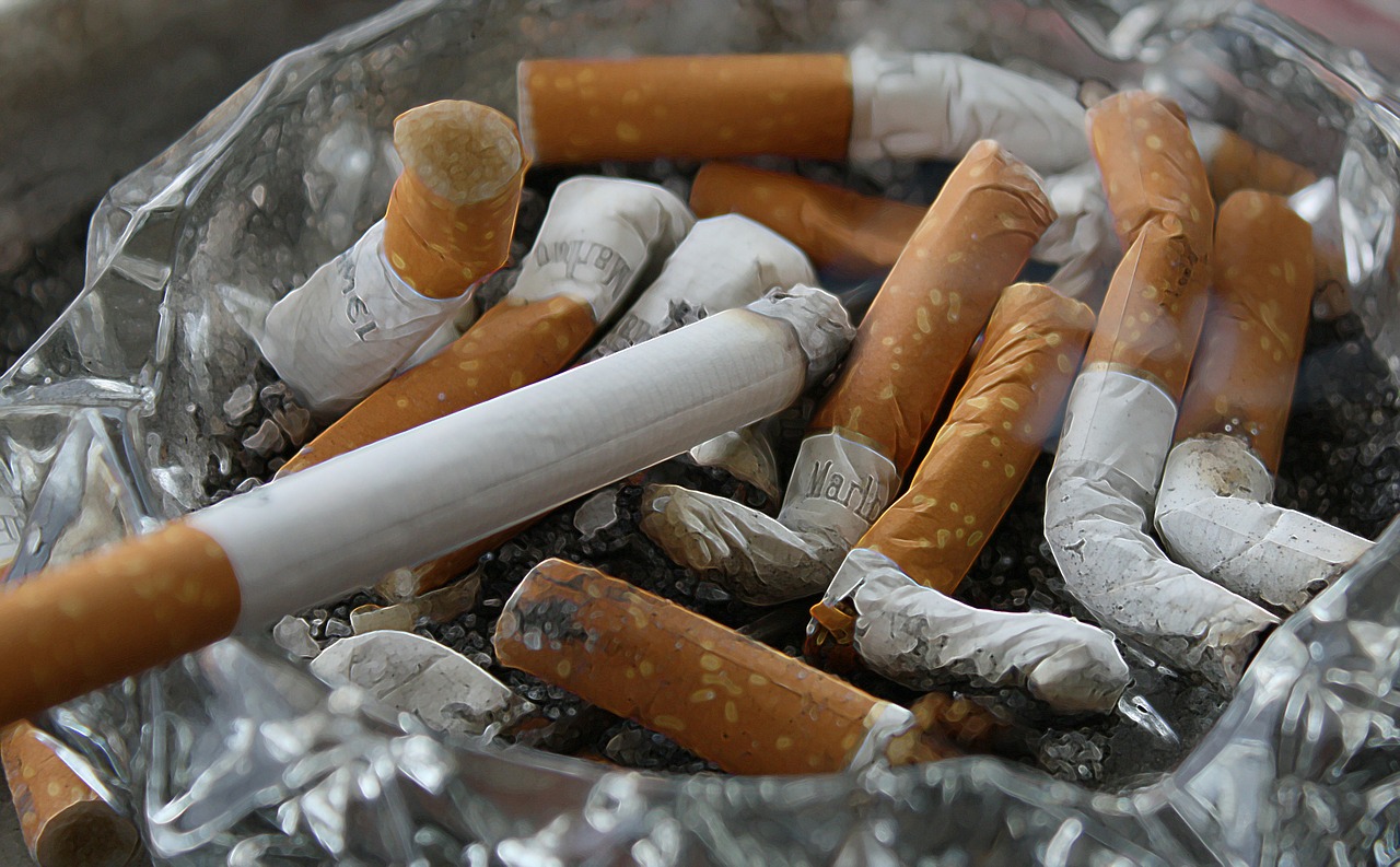 cigarettes ash tilt free photo