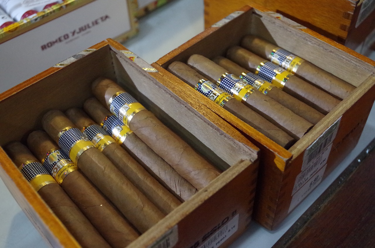 cigars  havana  cuba free photo