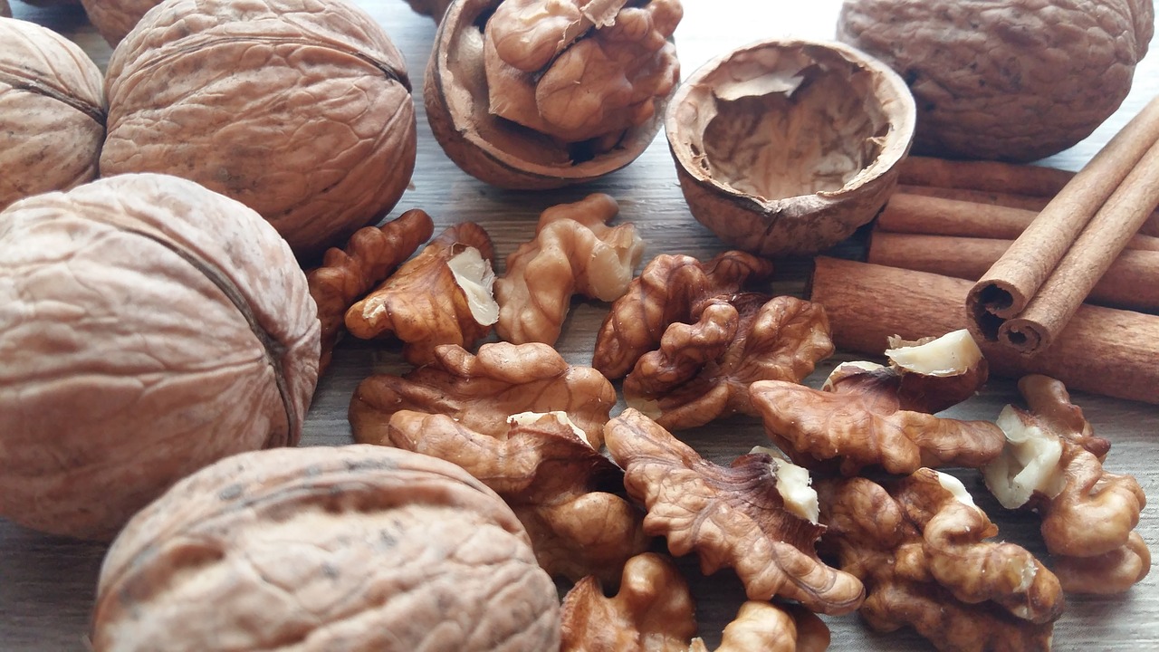 cinnamon  nuts  recipes free photo