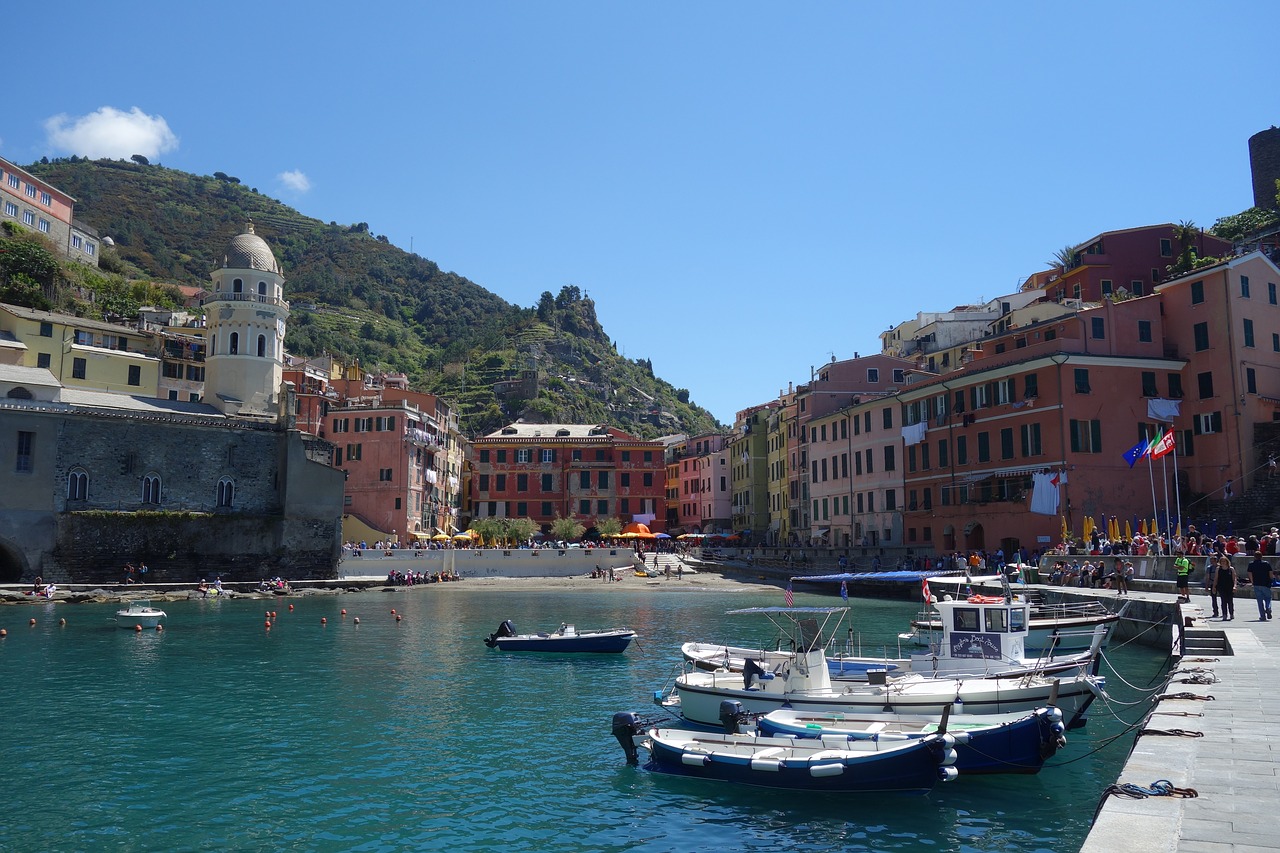 cinque terre italy sea free photo