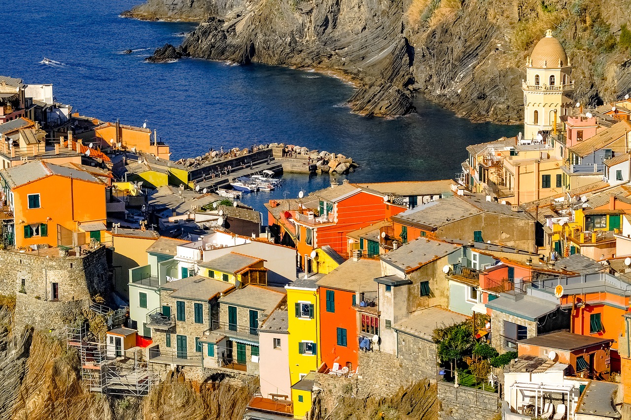 cinque terre vernazza village free photo