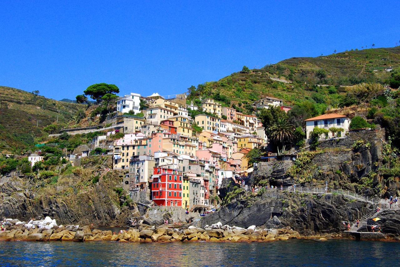 cinque terre houses colors free photo