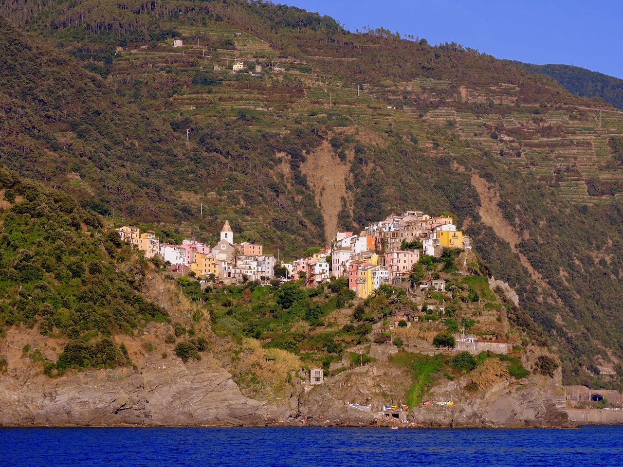 cinque terre cliff houses free photo