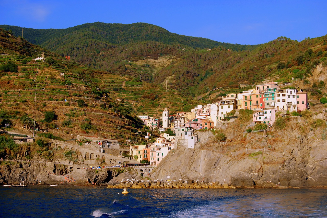 cinque terre cliff houses free photo