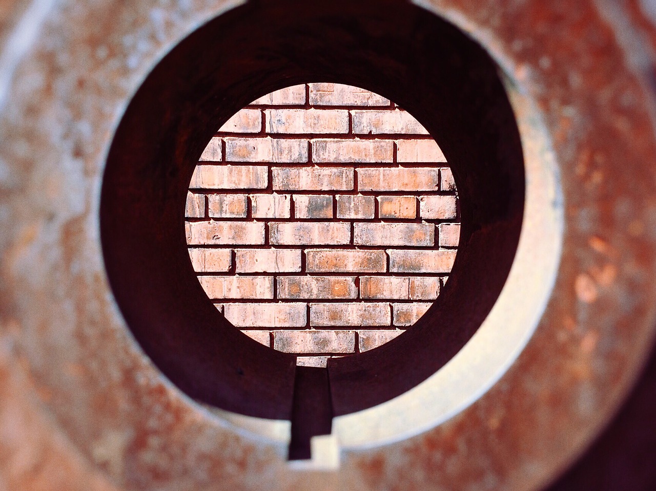 circle perspective brick free photo