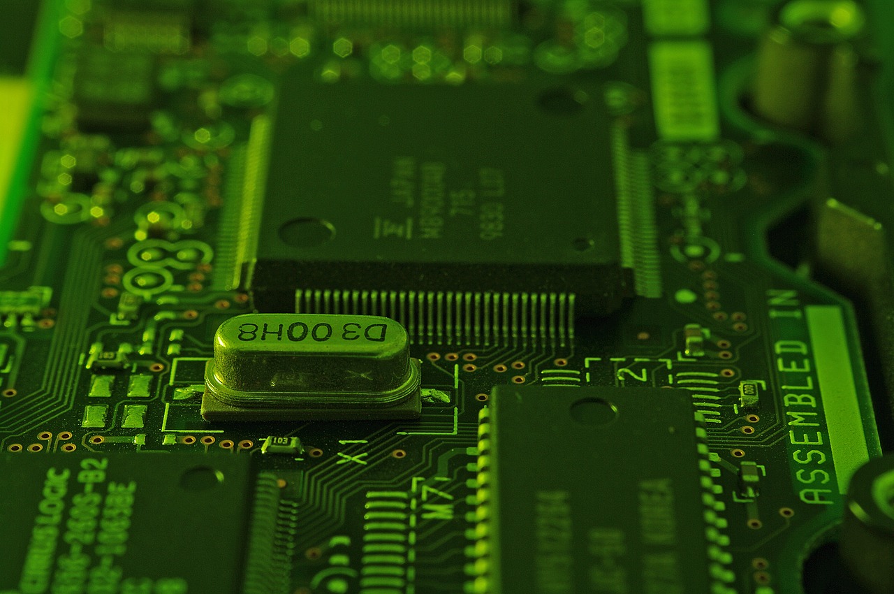 circuitry microchip close-up free photo