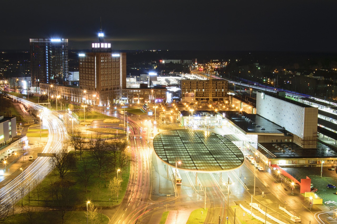 city night photograph long exposure free photo