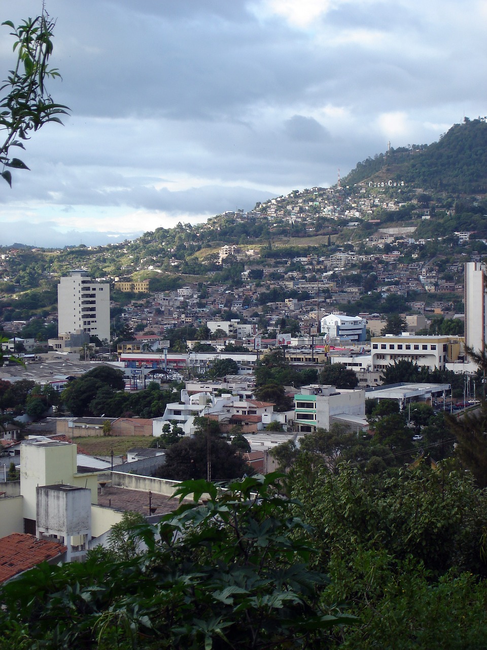 city buildings mountain free photo