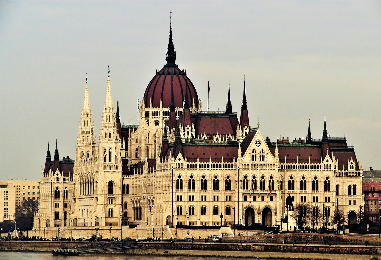 city budapest hungary free photo