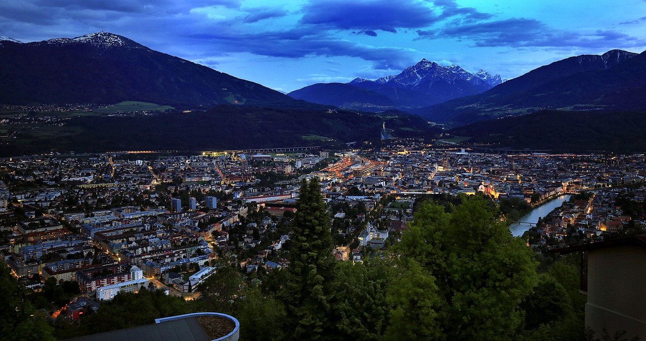 city  innsbruck  night photograph free photo