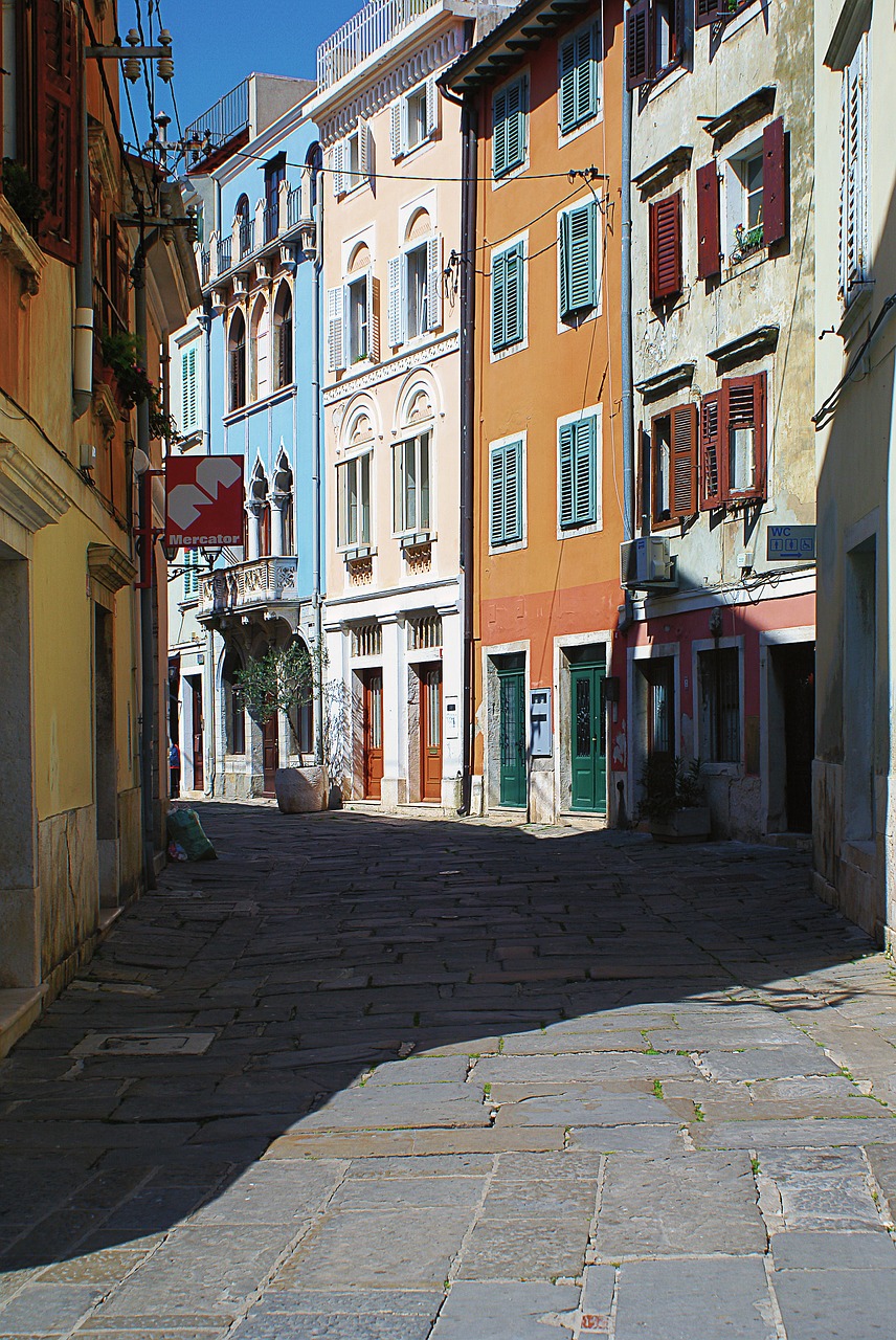 city buildings the old town free photo