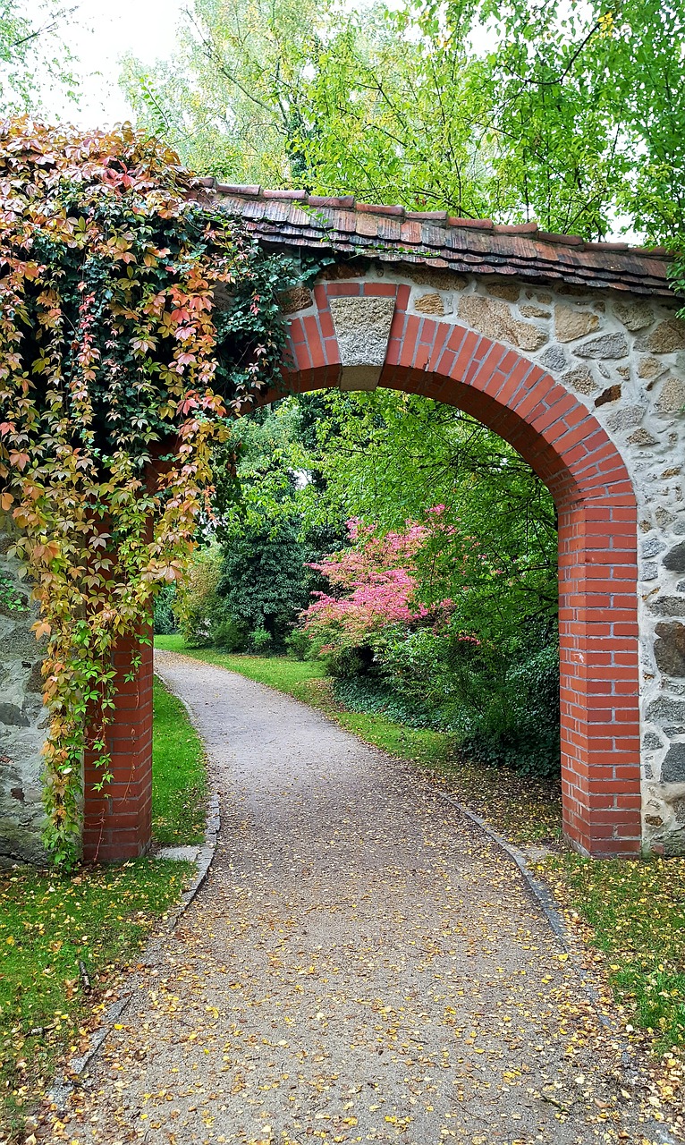 city garden archway historically free photo