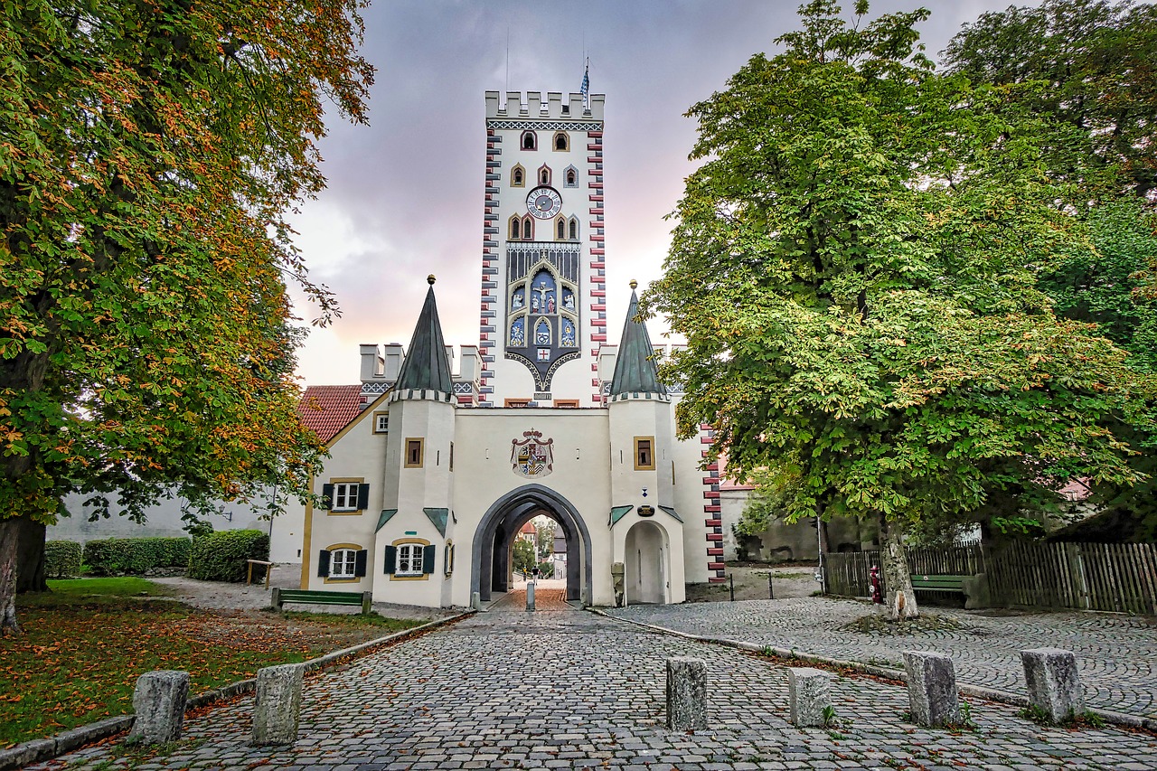 city gate  landsberg  architecture free photo