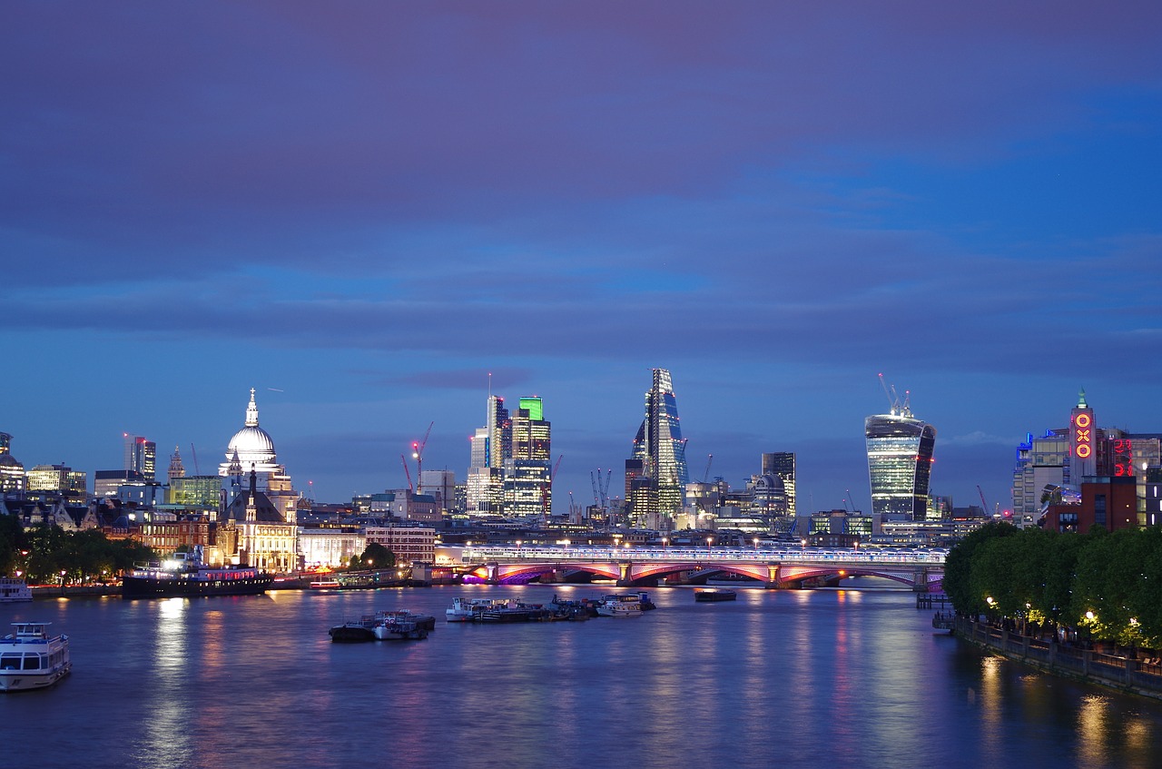 city of london london by night waterloo bridge free photo