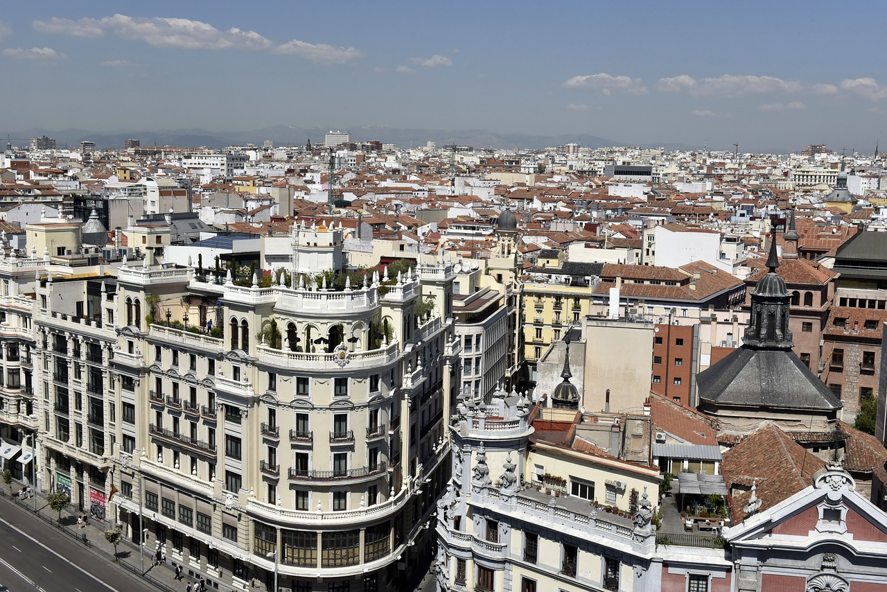 city of madrid aerial view area of the gran via free photo