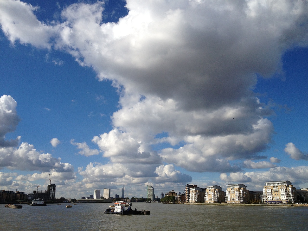 city skyline thames shard free photo