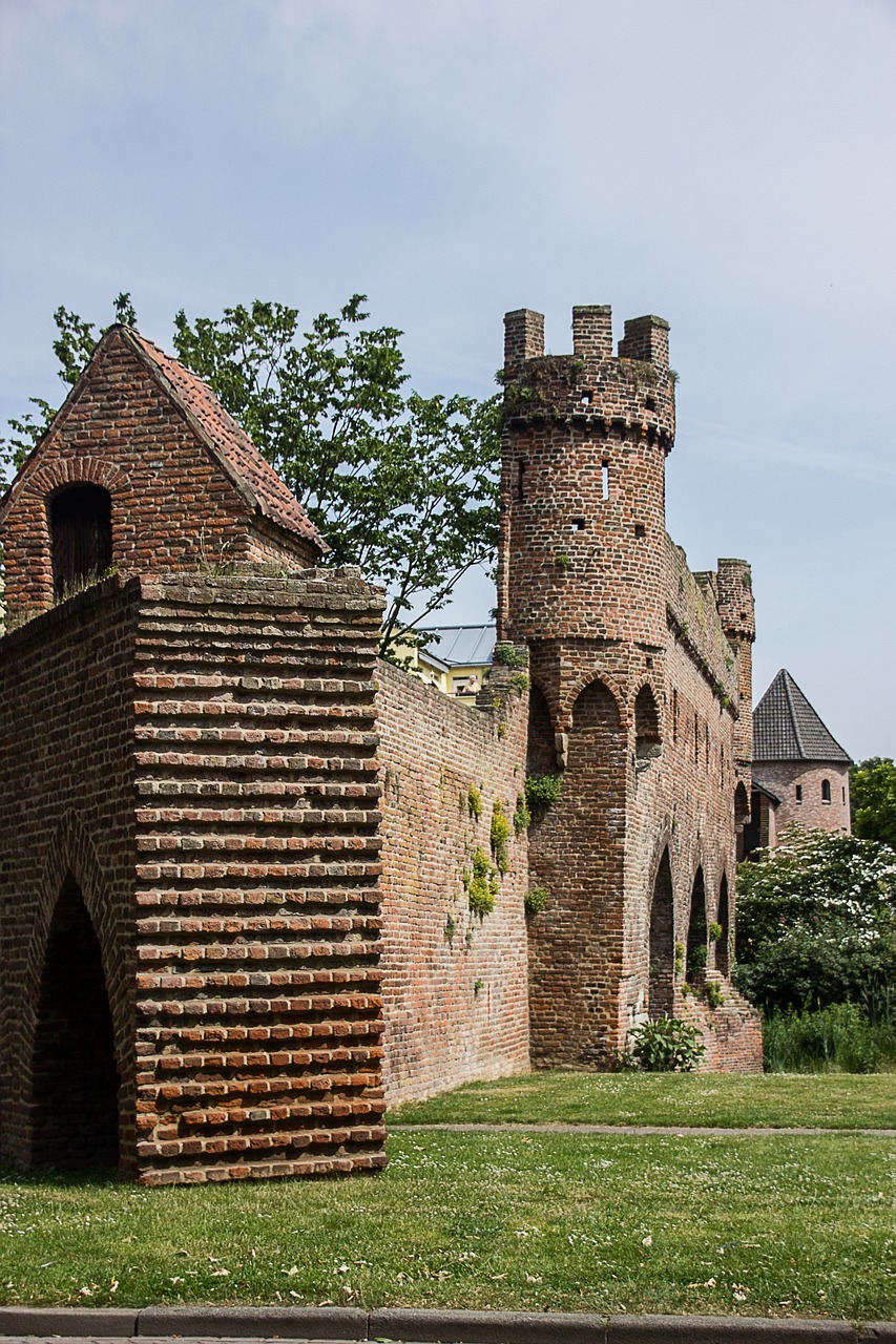 city wall landscape zutphen free photo