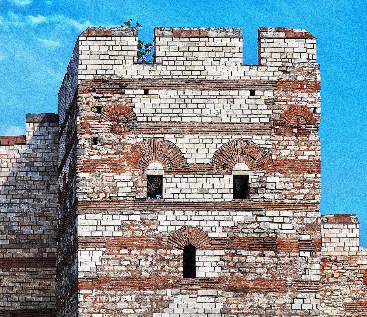 city wall defensive tower antique free photo