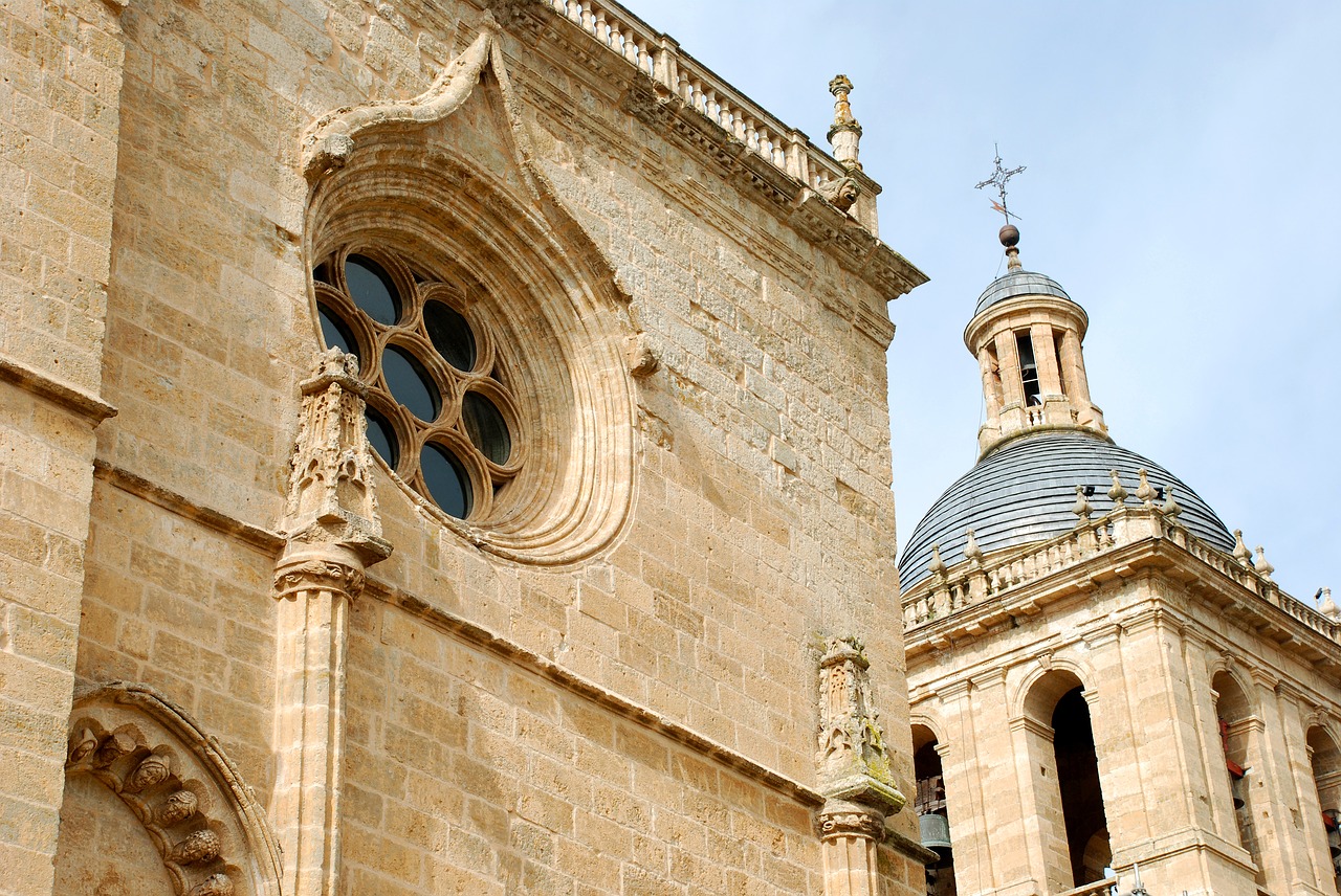 ciudad rodrigo salamanca church free photo